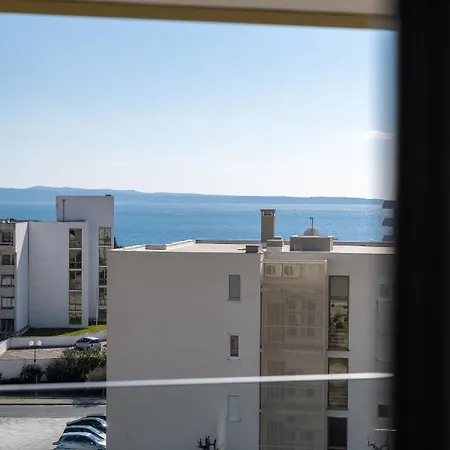 Apartment Luxury Seaside With A Private Garage Split