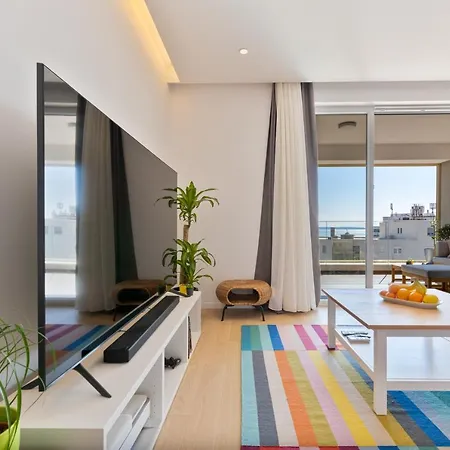 Luxury Seaside With A Private Garage